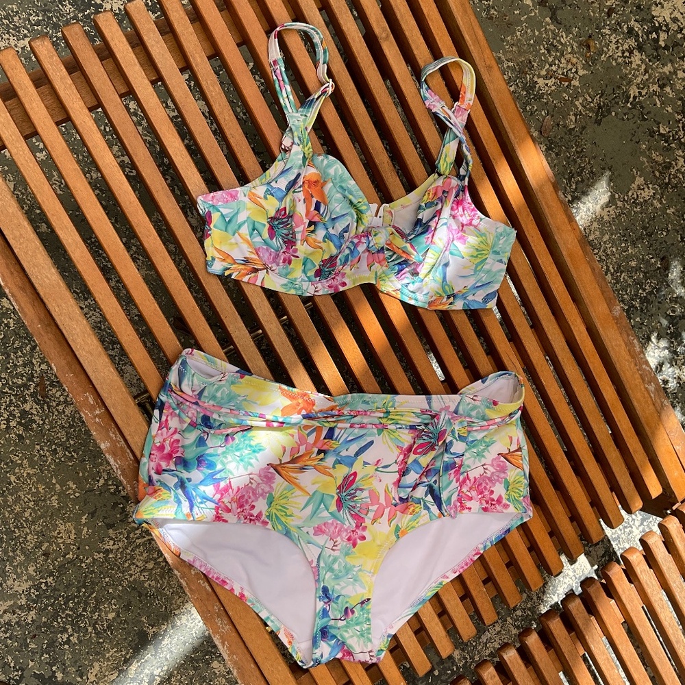 Floral Two piece bathing suit 34D  Marie Meili